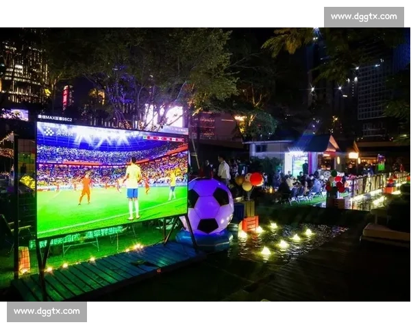 从构图到动态细节全面讲解怎么画足球比赛场景人物氛围技巧实用